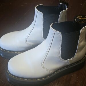 Dr. Martens Chelsea 2967 In White
